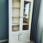 Шкаф-витрина из массива для детской ВРК730