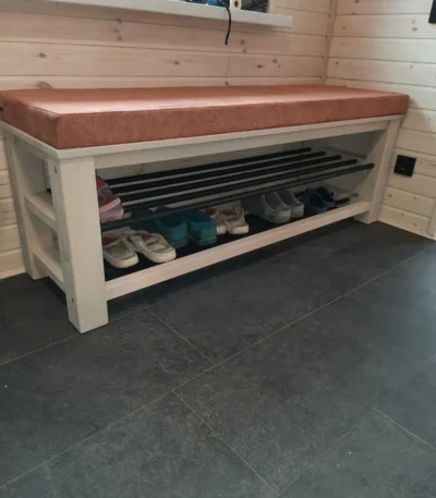 Тумба для обуви из массива сосны