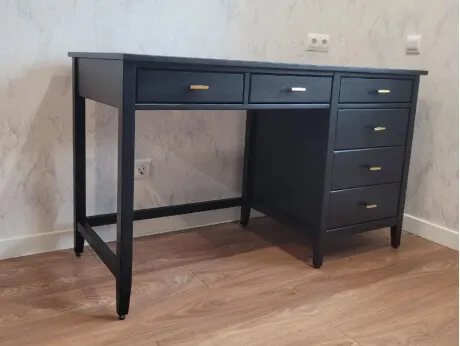 Черный письменный стол ВРК745