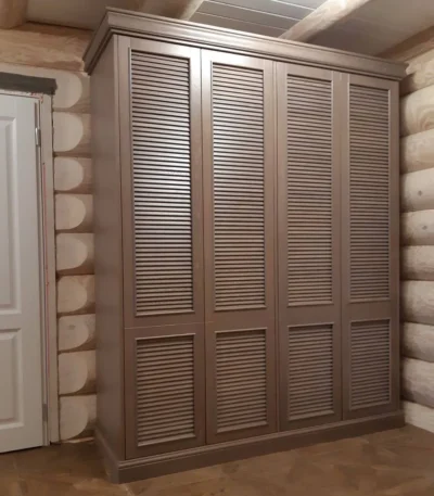 Шкаф 4дверный распашной из массива сосны ВРК748