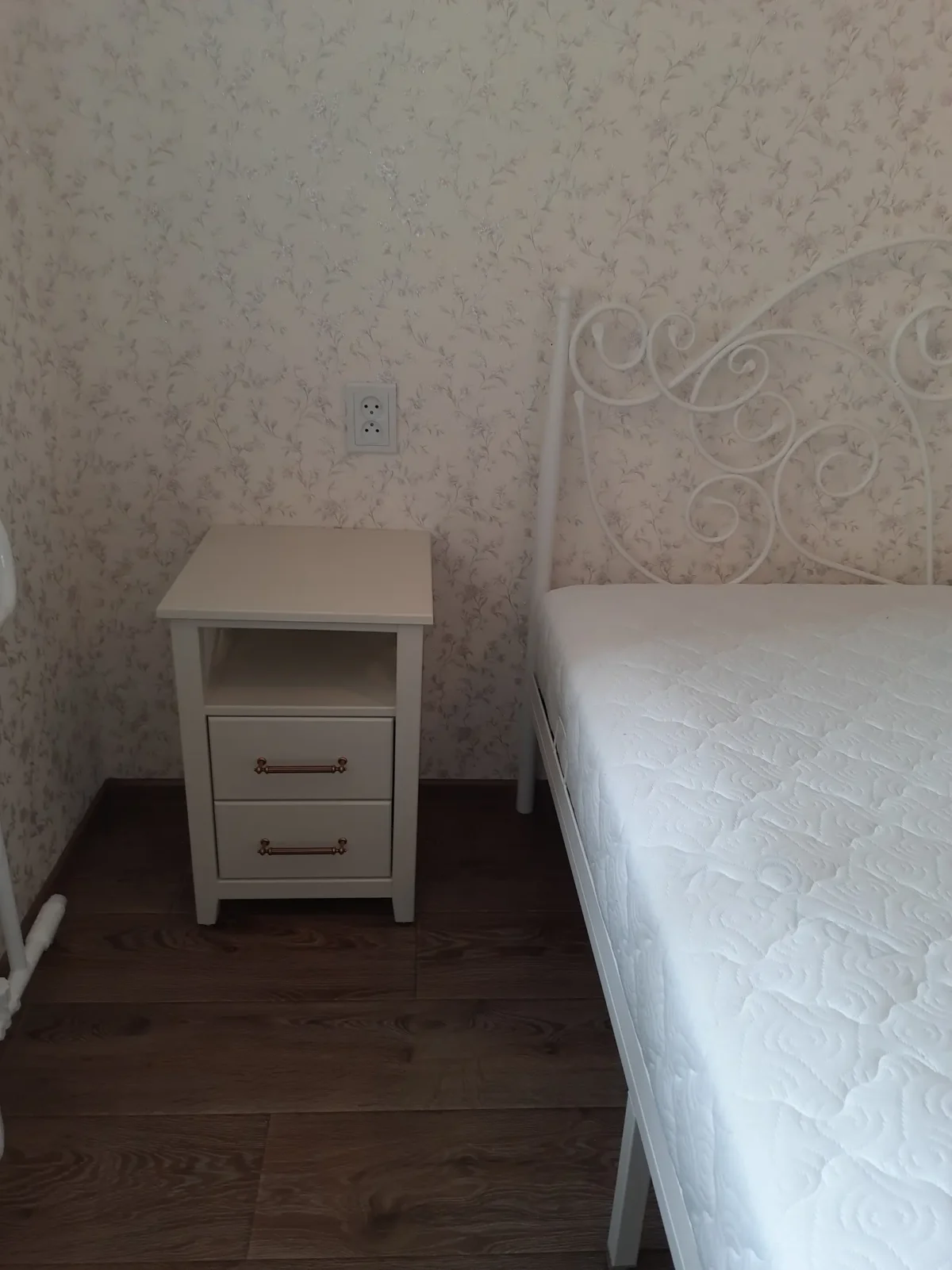 Тумба прикроватная из массива сосны, белая ВРК785 — изображение 2