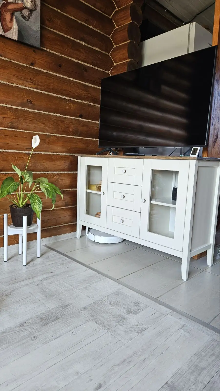 Тумба под телевизор белая из массива сосны ВРК794 — изображение 1